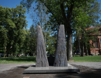 Vilniaus alėjoje pastatyta M. K. Čiurlionio „Zodiako“ ciklo skulptūra „Dvyniai“