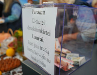 Bendruomenės parama perduota dvylikametei Laurai ir jos mamai